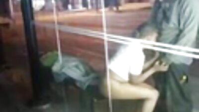 Seksi jalang memasturbasi menembak cum di wajahnya video bokep barat online